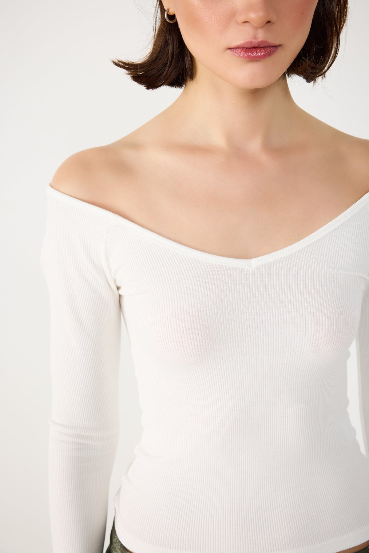 T-Shirt mit breitem Kragen