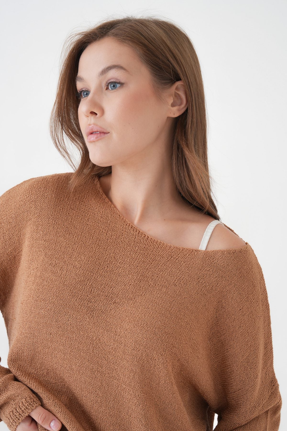 Oversize-Pullover mit breitem Kragen