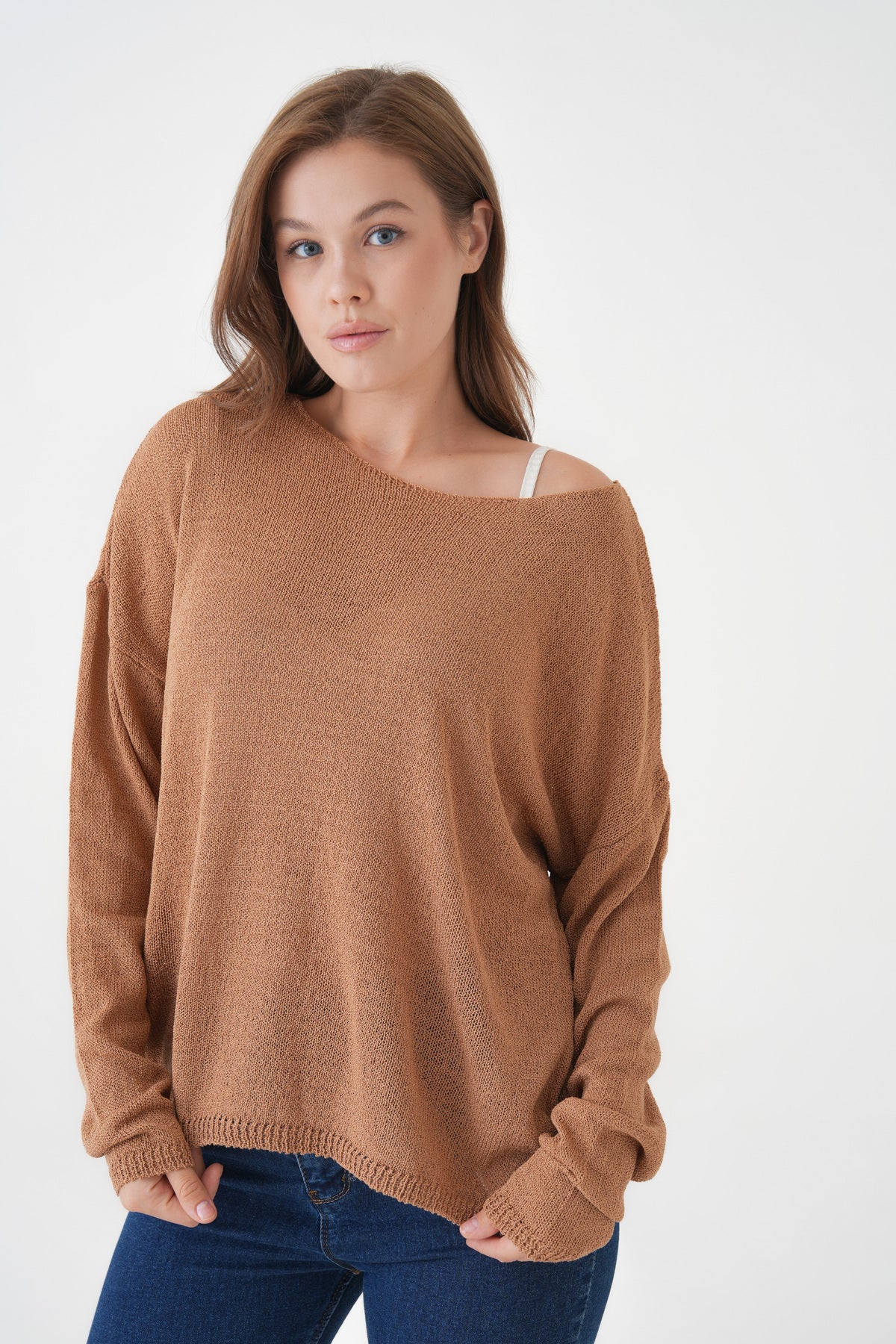 Oversize-Pullover mit breitem Kragen