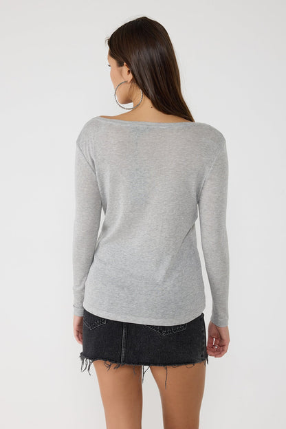Basic-Bluse mit weitem Ausschnitt und langen Ärmeln