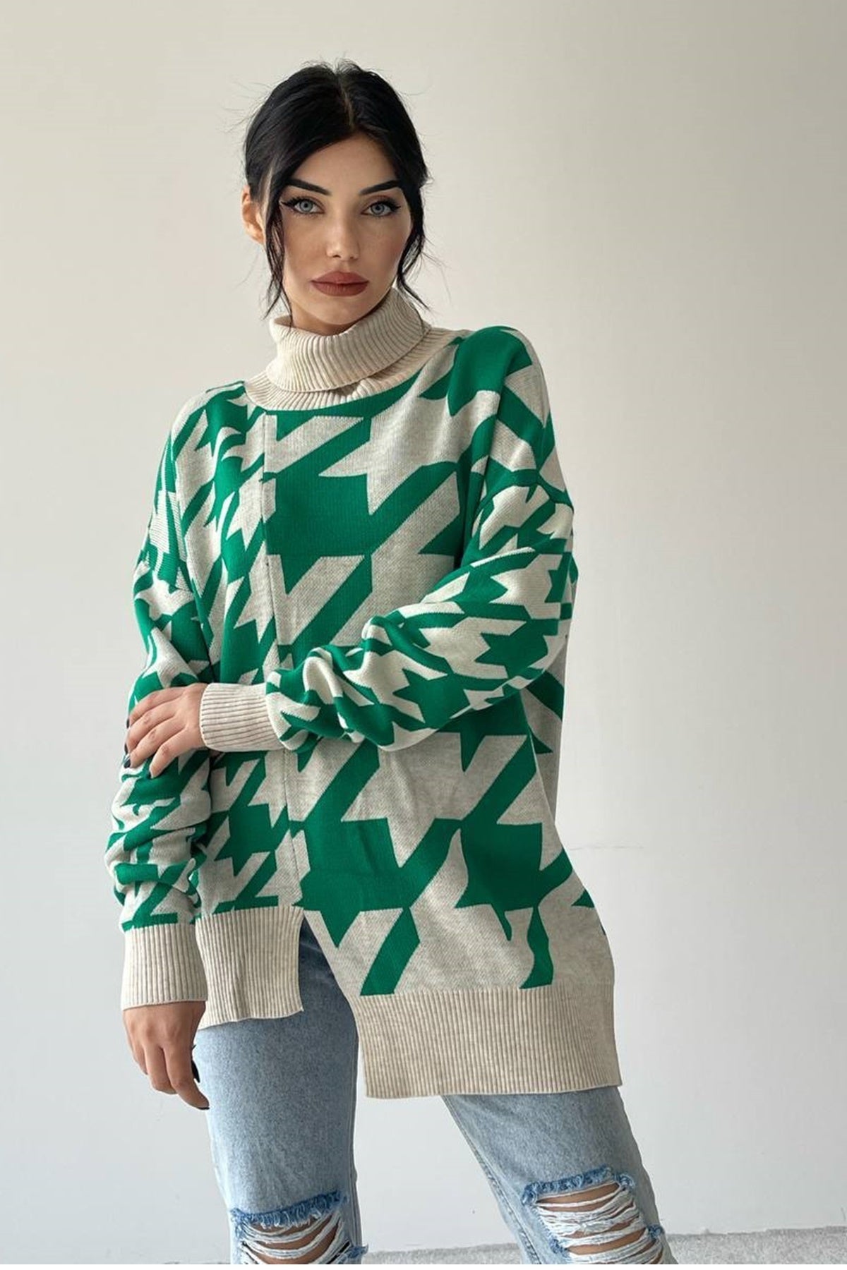 Oversize-Rollkragenpullover mit geometrischem Muster