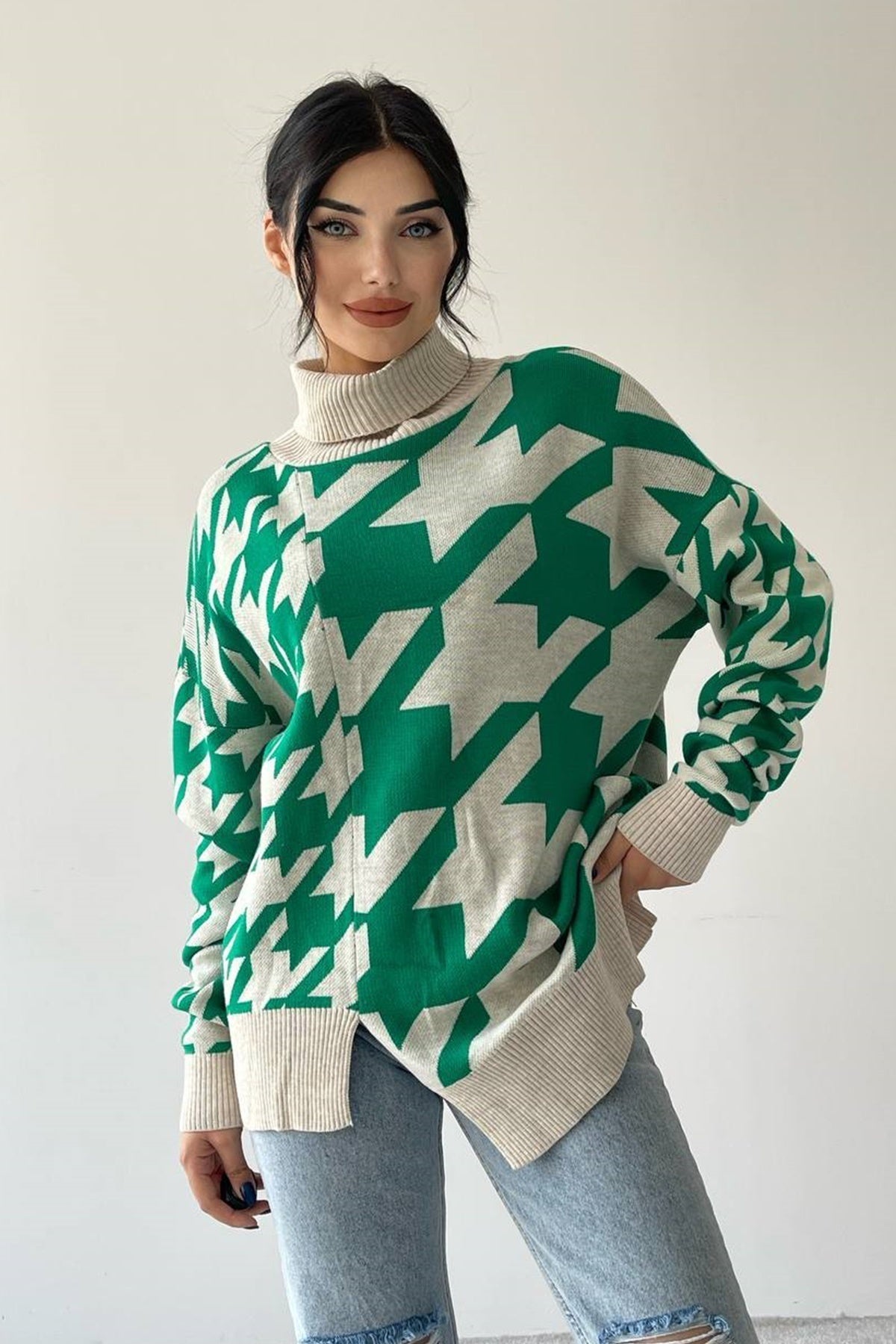 Oversize-Rollkragenpullover mit geometrischem Muster