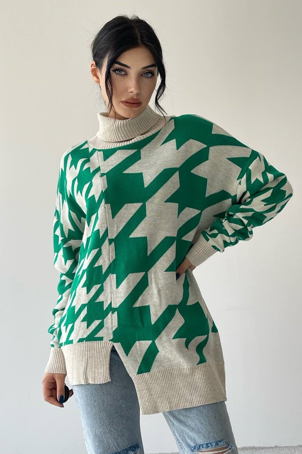 Oversize-Rollkragenpullover mit geometrischem Muster