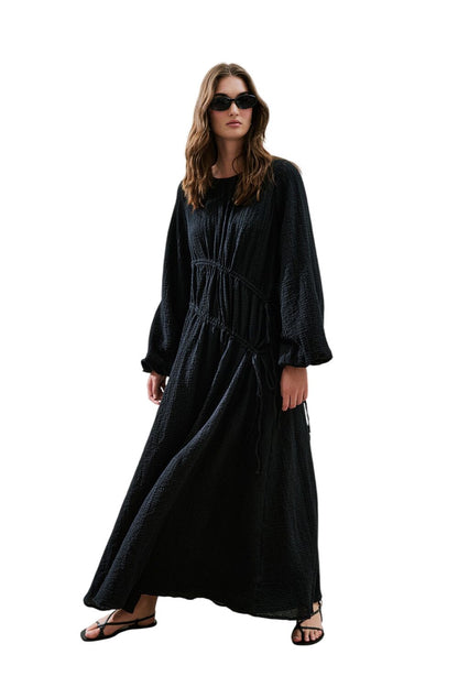 Gerafftes, strukturiertes Kleid, schwarz