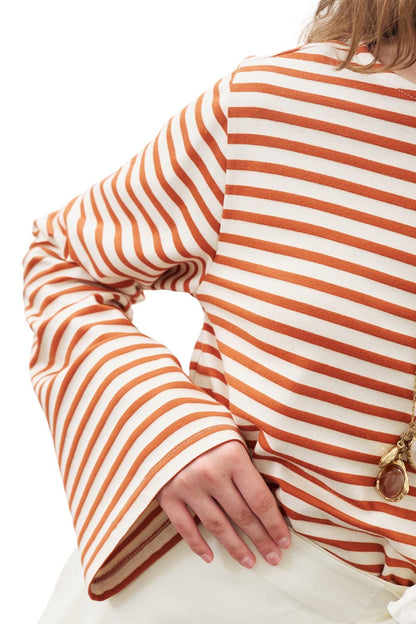 GESTREIFTES T-SHIRT MIT SCHAL-DETAIL, SCHWARZ.