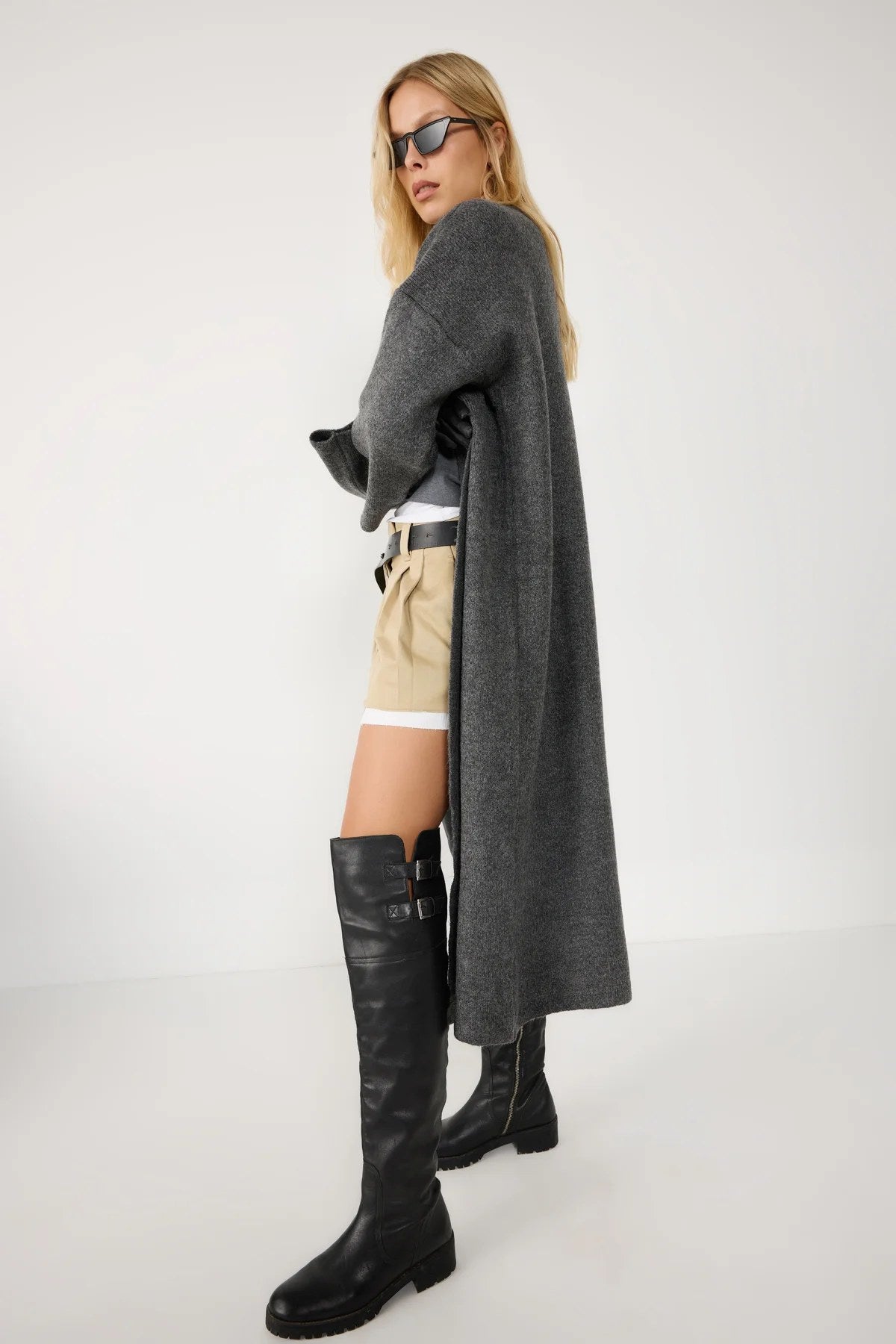 Lange Strickjacke im Glamour-Stil