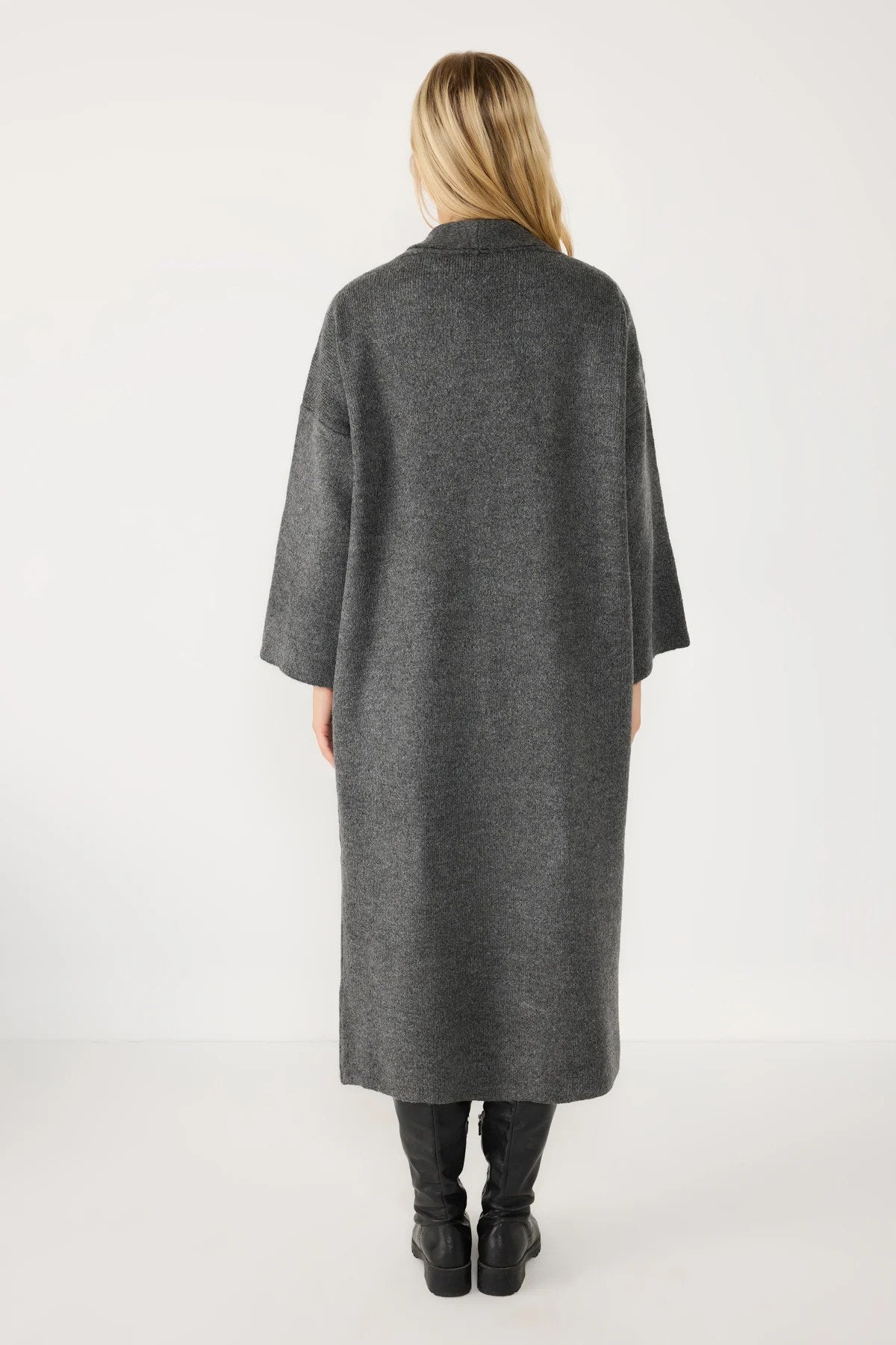 Lange Strickjacke im Glamour-Stil