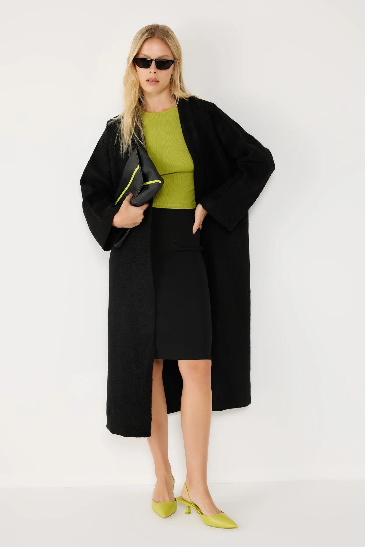 Lange Strickjacke im Glamour-Stil
