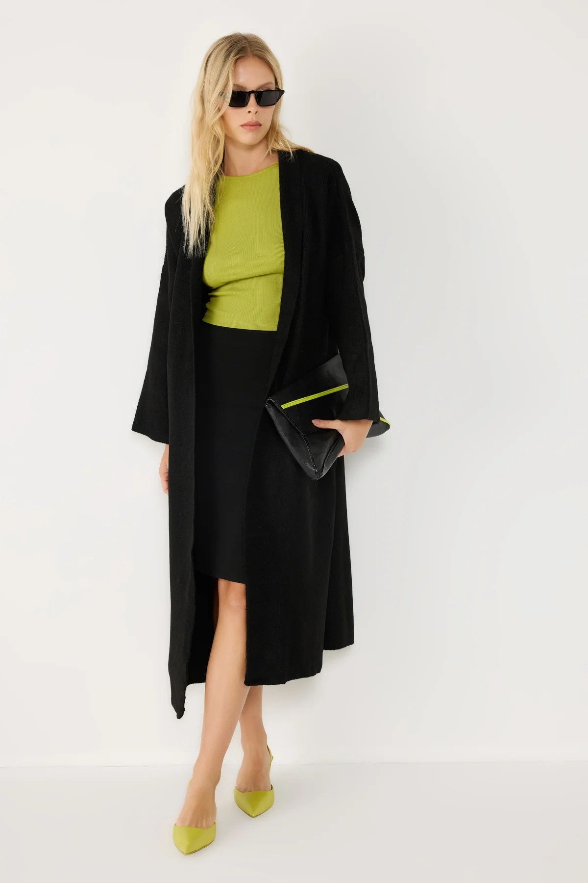 Lange Strickjacke im Glamour-Stil