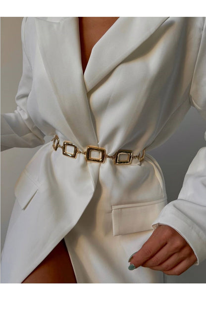 Goldfarbener quadratischer Kettengürtel als Taillenaccessoire