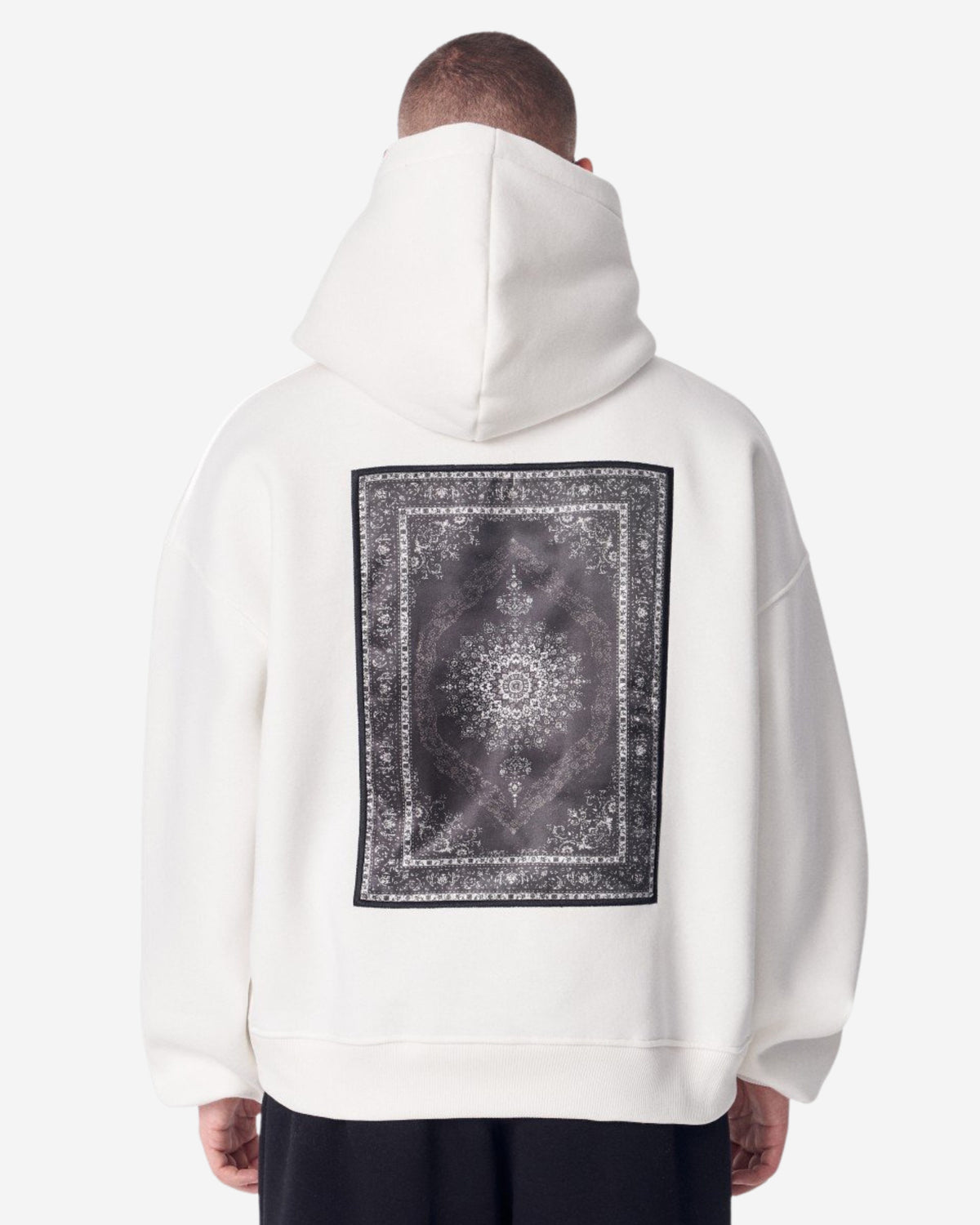 Tiefe Gothic Schwarzer Kapuzenpullover mit Applikationsflicken - Groß