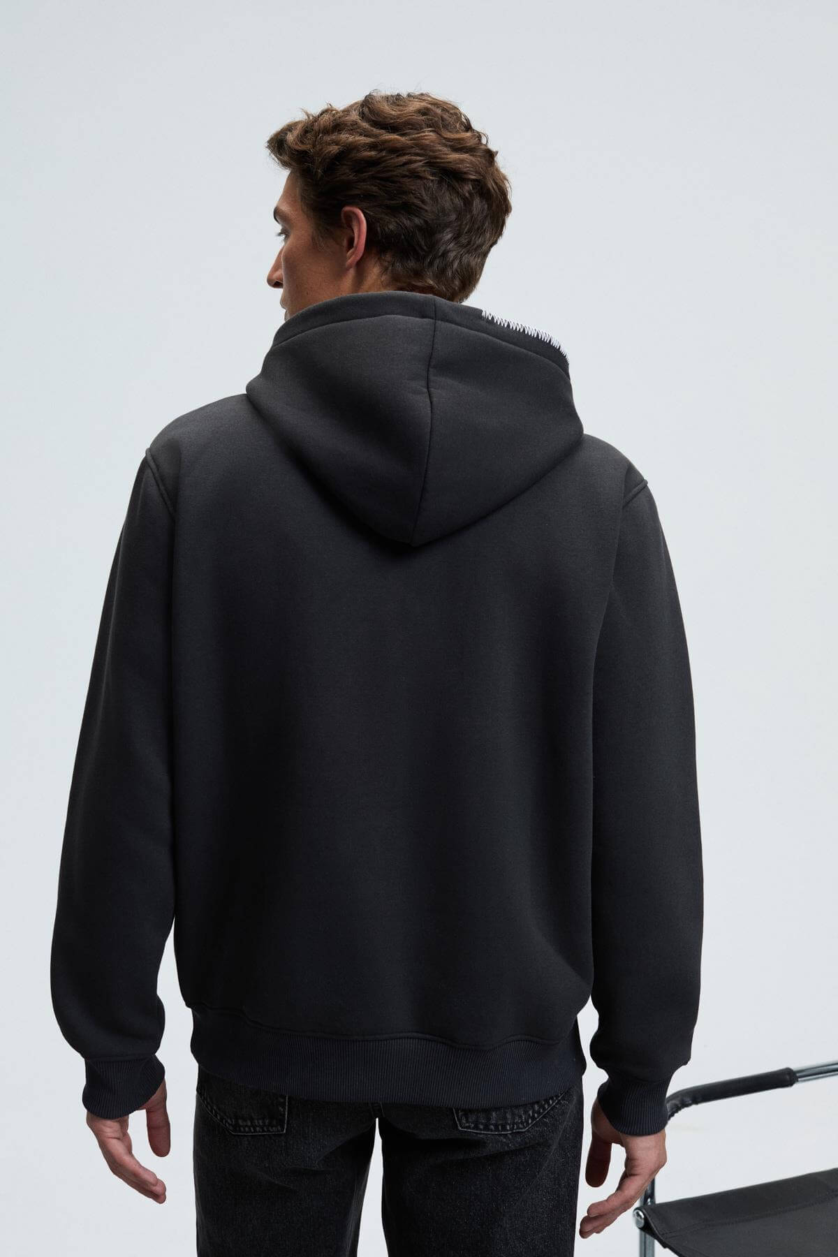 Herren Kapuzen-Sweatshirt Stickerei