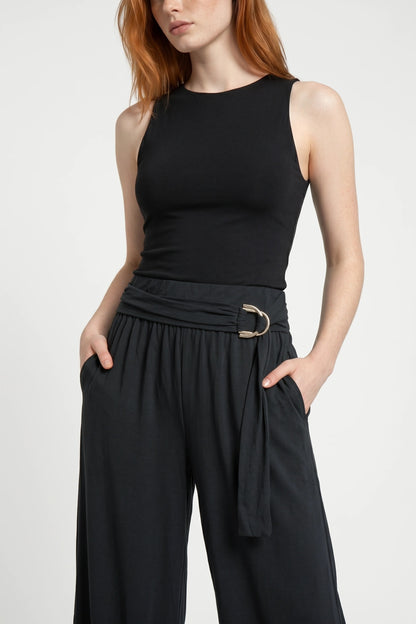 Hosen mit Ringdetails