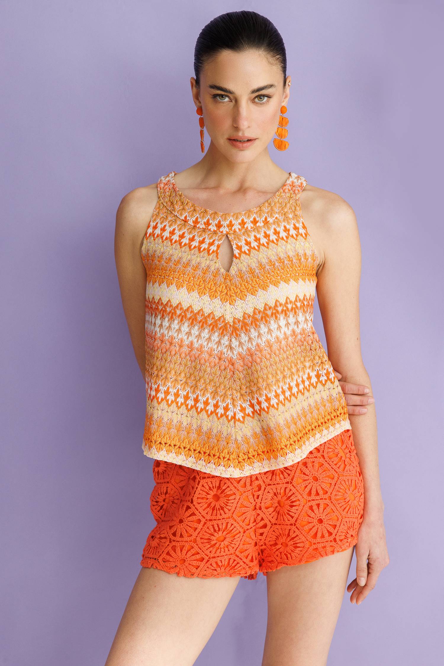 Neckholderbluse mit Ethno-Muster