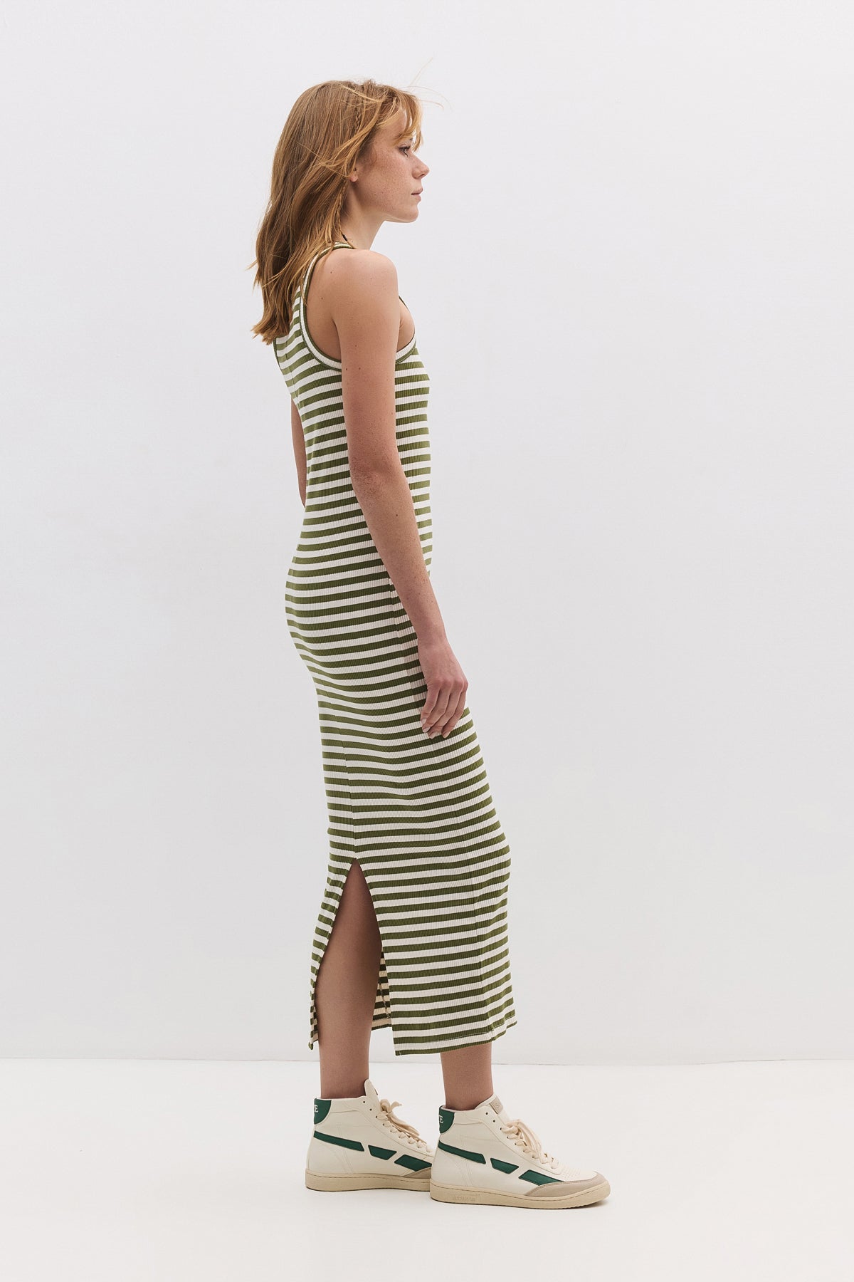 Gestreiftes Midikleid mit Neckholder