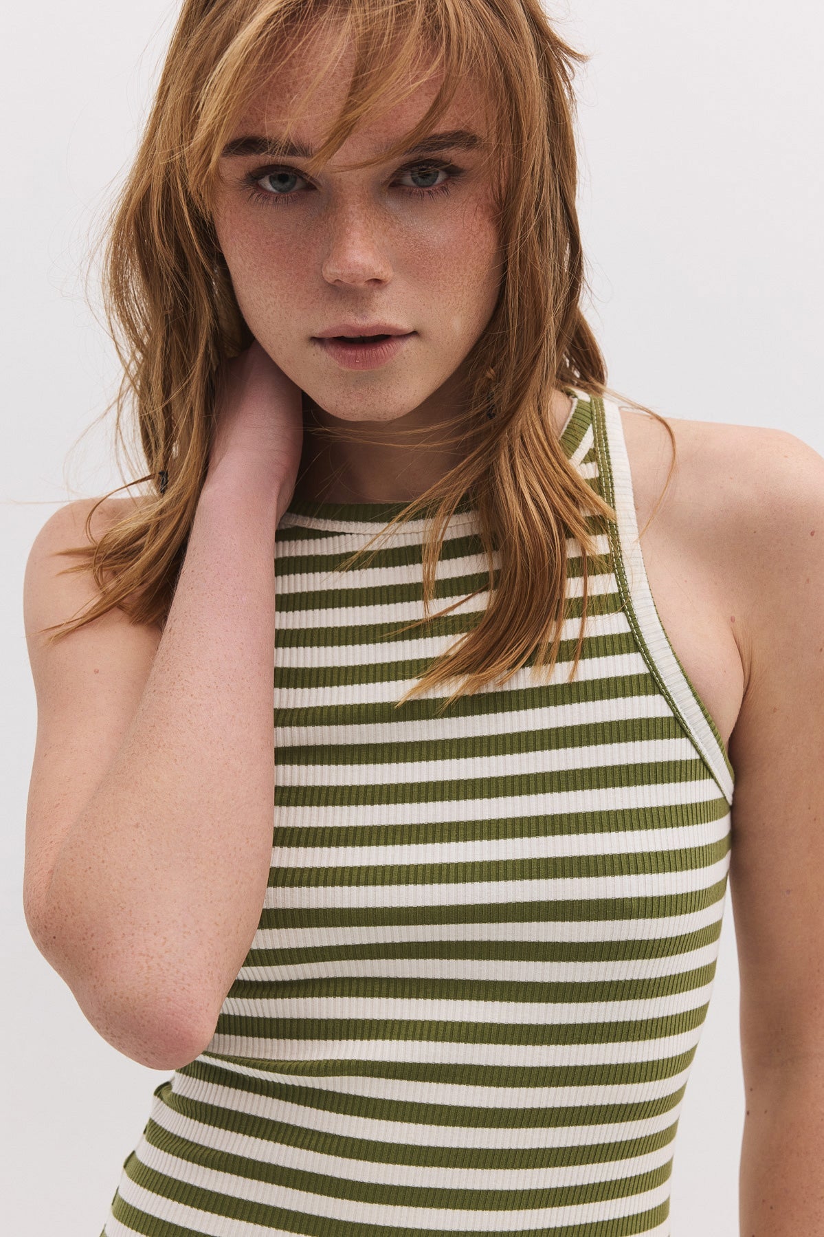 Gestreiftes Midikleid mit Neckholder