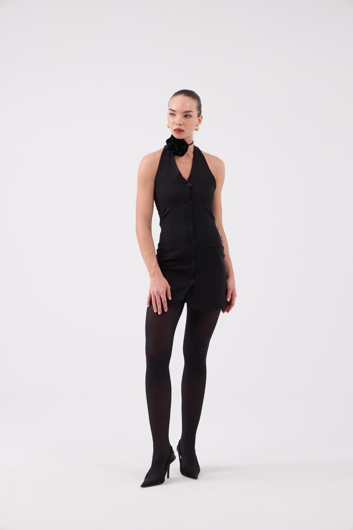 Knopf Mini-Kleid mit Rosenzubehör