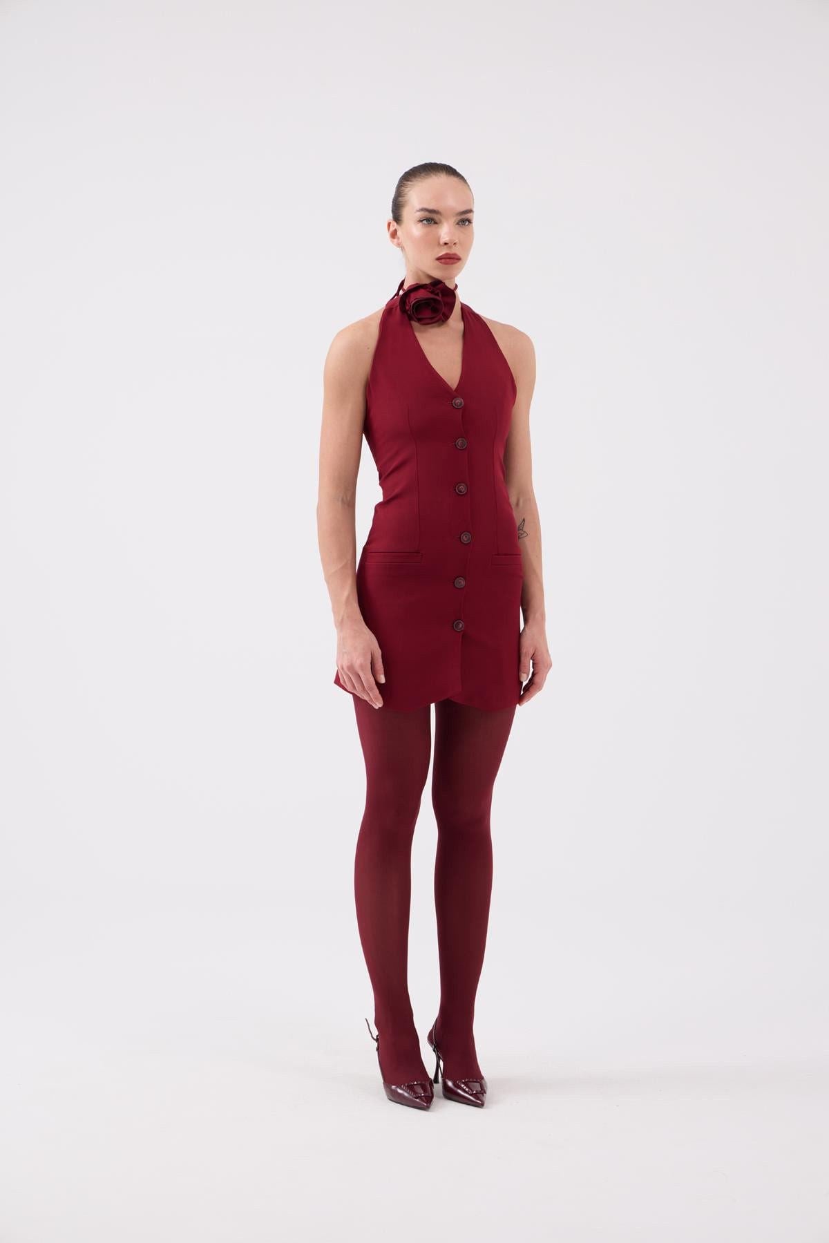 Knopf Mini-Kleid mit Rosenzubehör