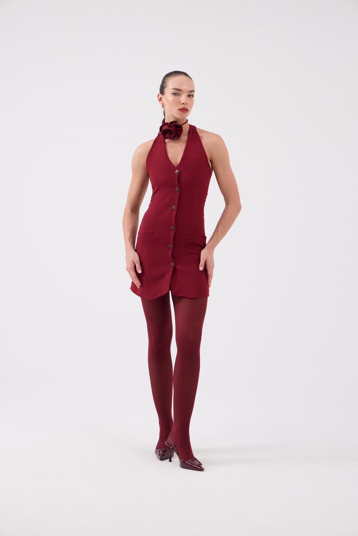 Knopf Mini-Kleid mit Rosenzubehör