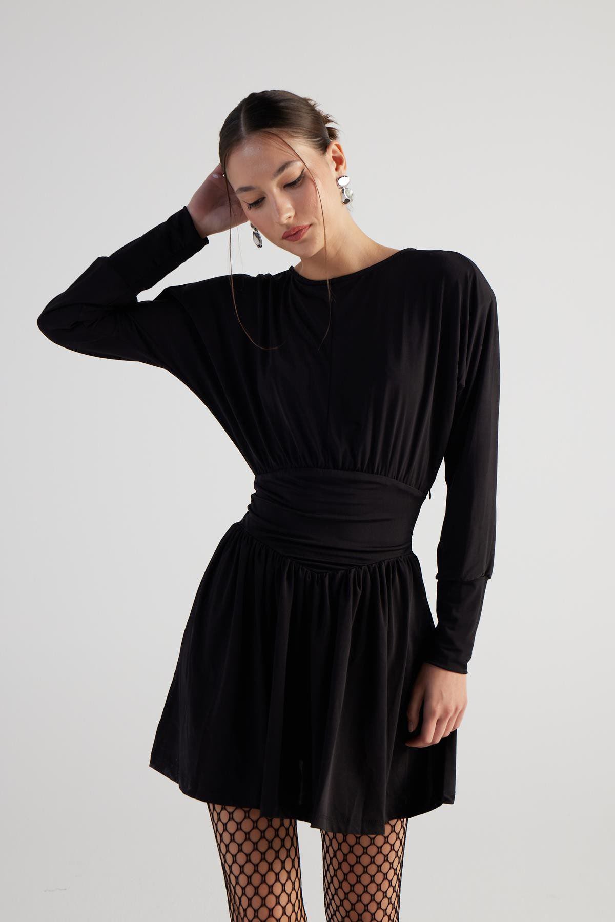 Mini-Kleid mit Schulterpolstern