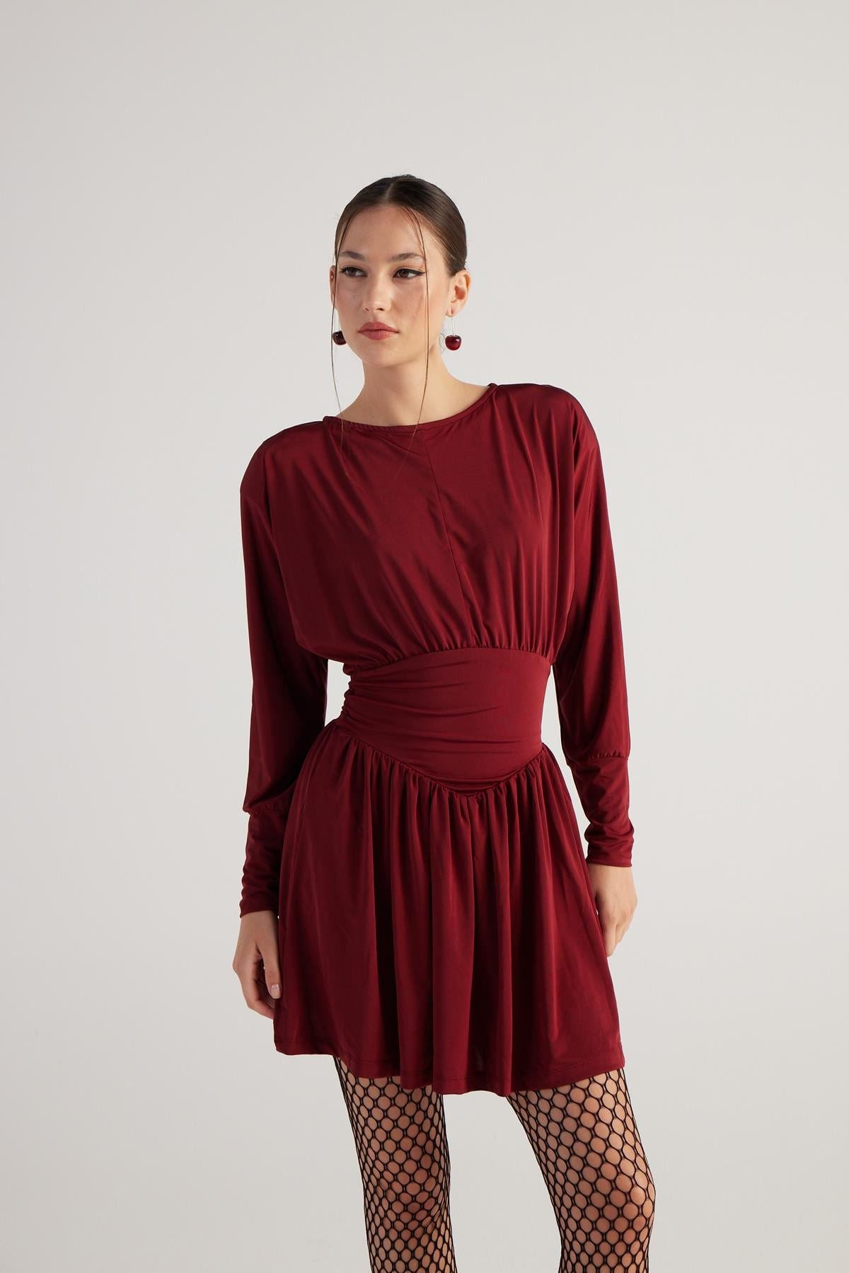 Mini-Kleid mit Schulterpolstern