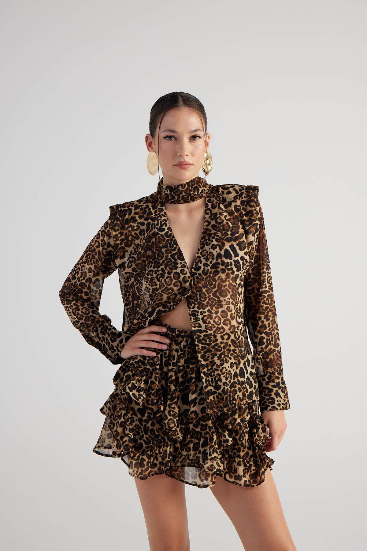Leopardenmuster Kaia Bluse mit Kragen