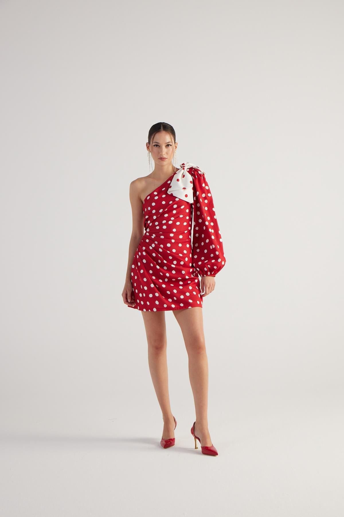 Mini-Punktekleid mit abnehmbarer Schleife