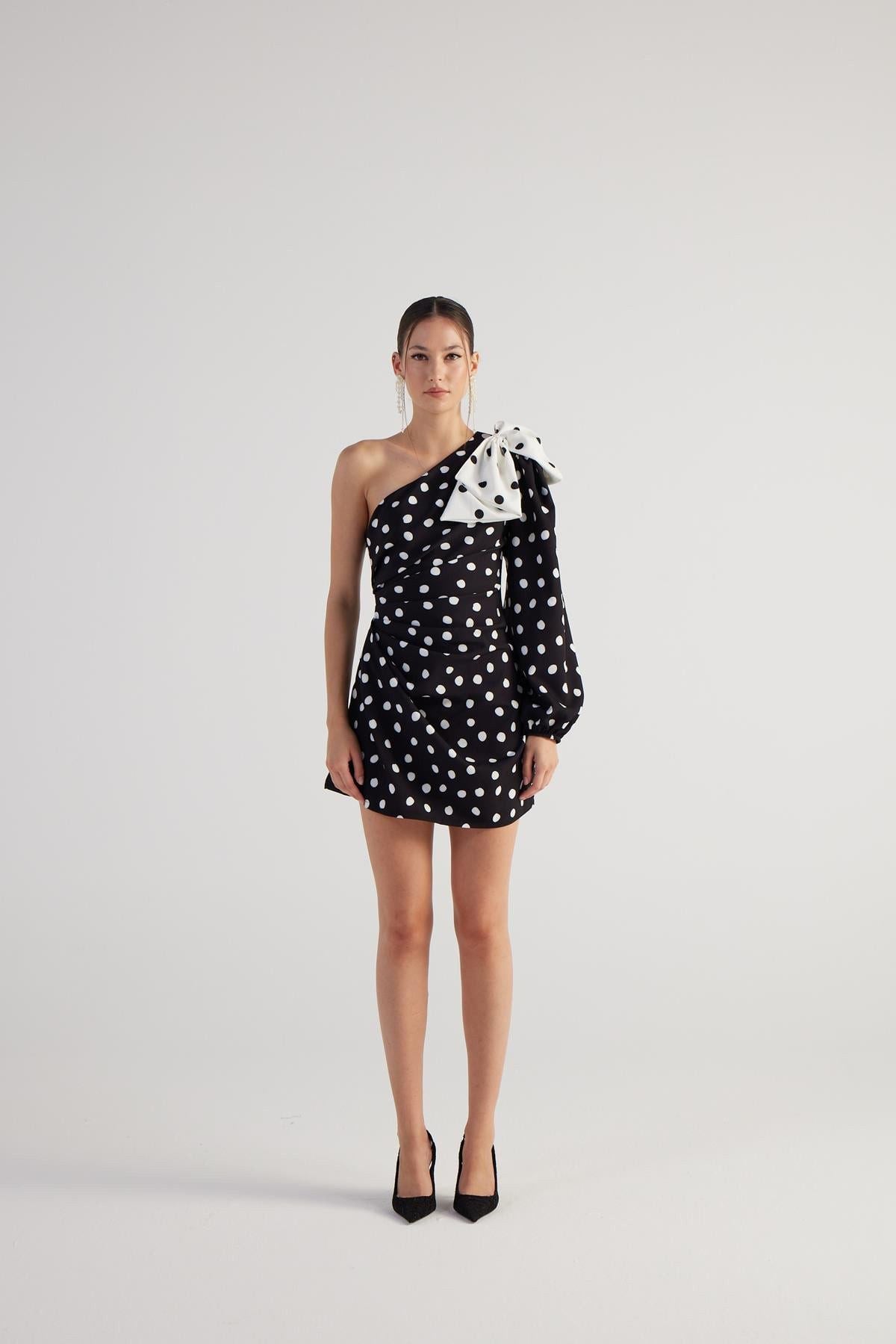Mini-Punktekleid mit abnehmbarer Schleife