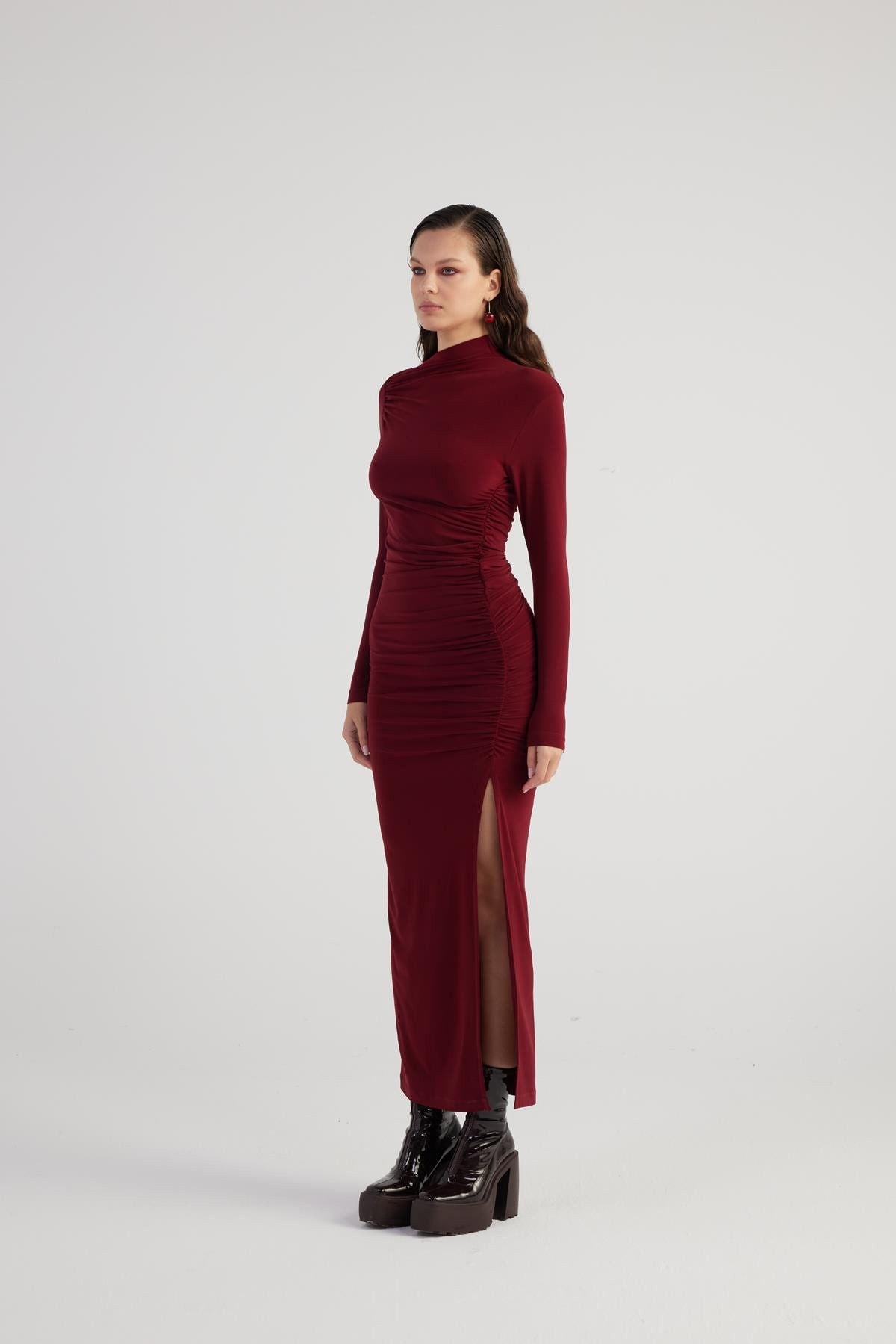 Lange Drapierte Kleid