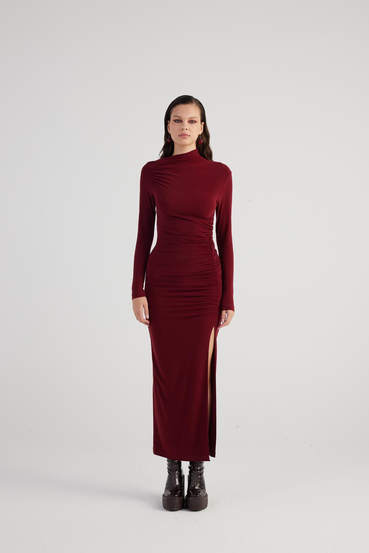 Lange Drapierte Kleid