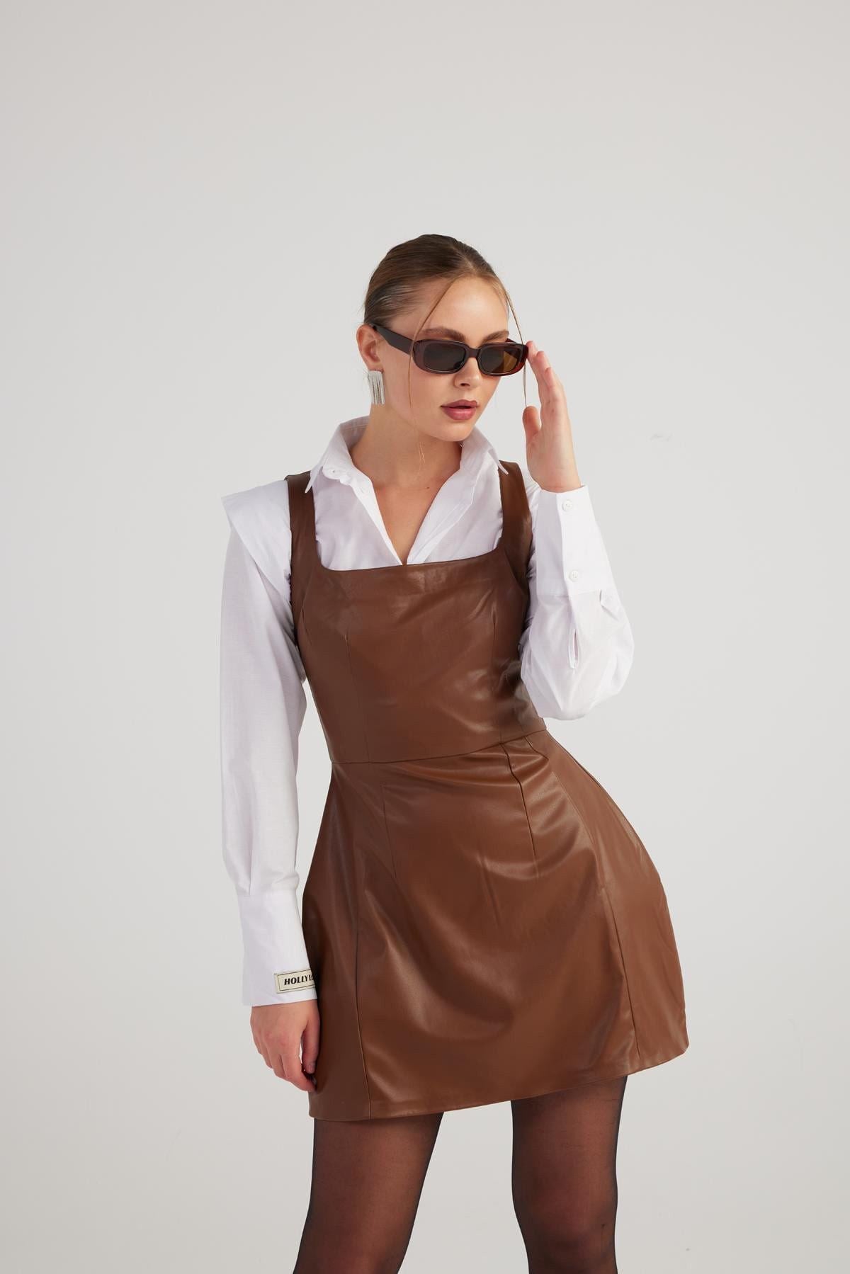 Eckiger Ausschnitt Velours Kleid Larissa