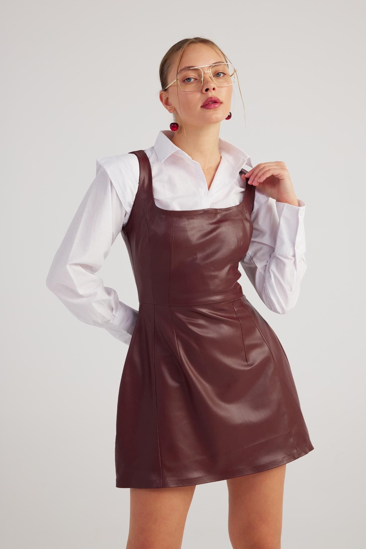 Eckiger Ausschnitt Velours Kleid Larissa