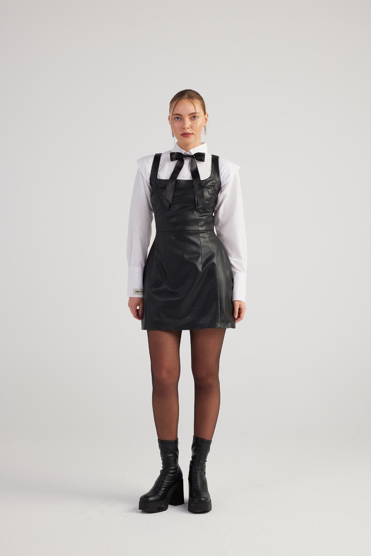 Eckiger Ausschnitt Velours Kleid Larissa