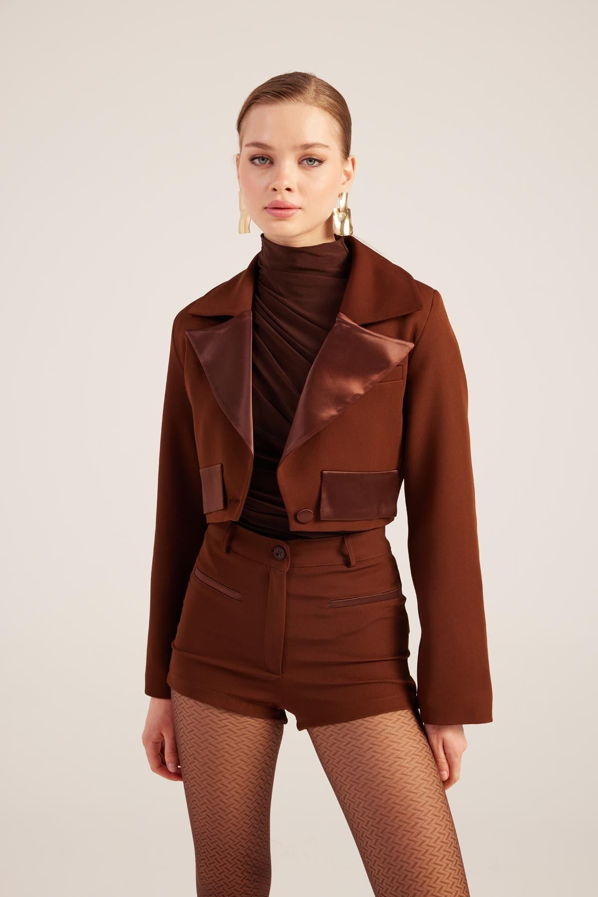 Velours Camila Crop Blazer