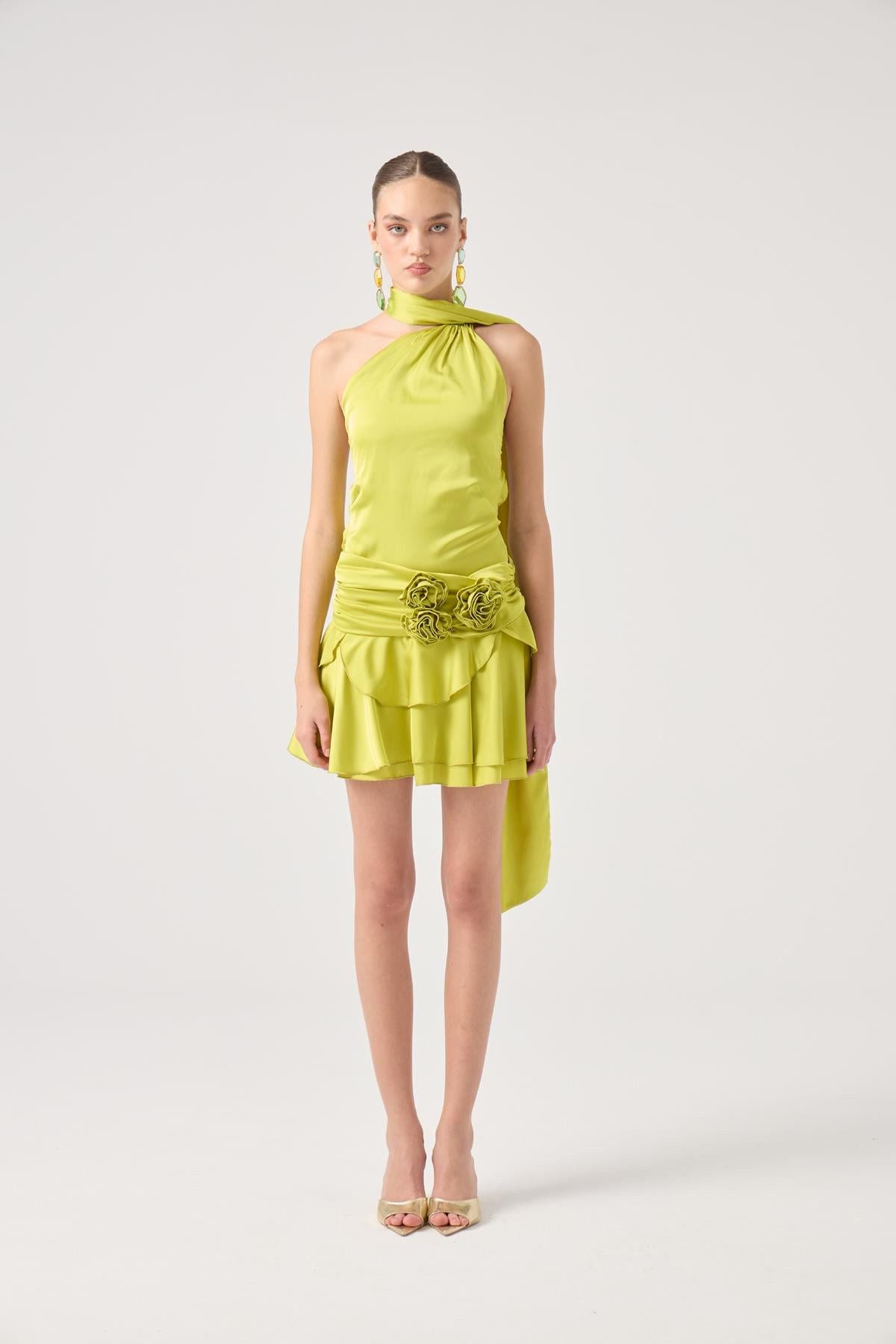 Satin Giana Kleid mit Gürtel