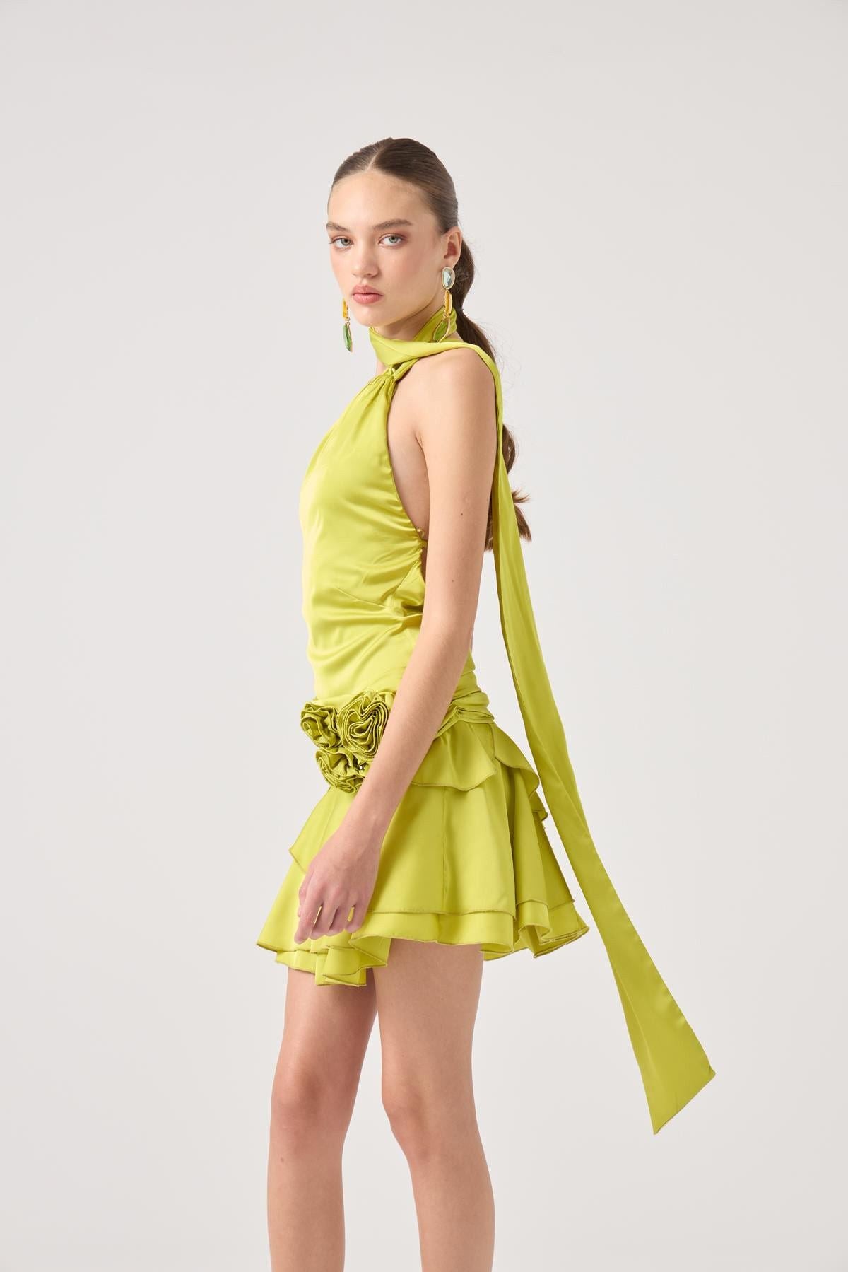 Satin Giana Kleid mit Gürtel