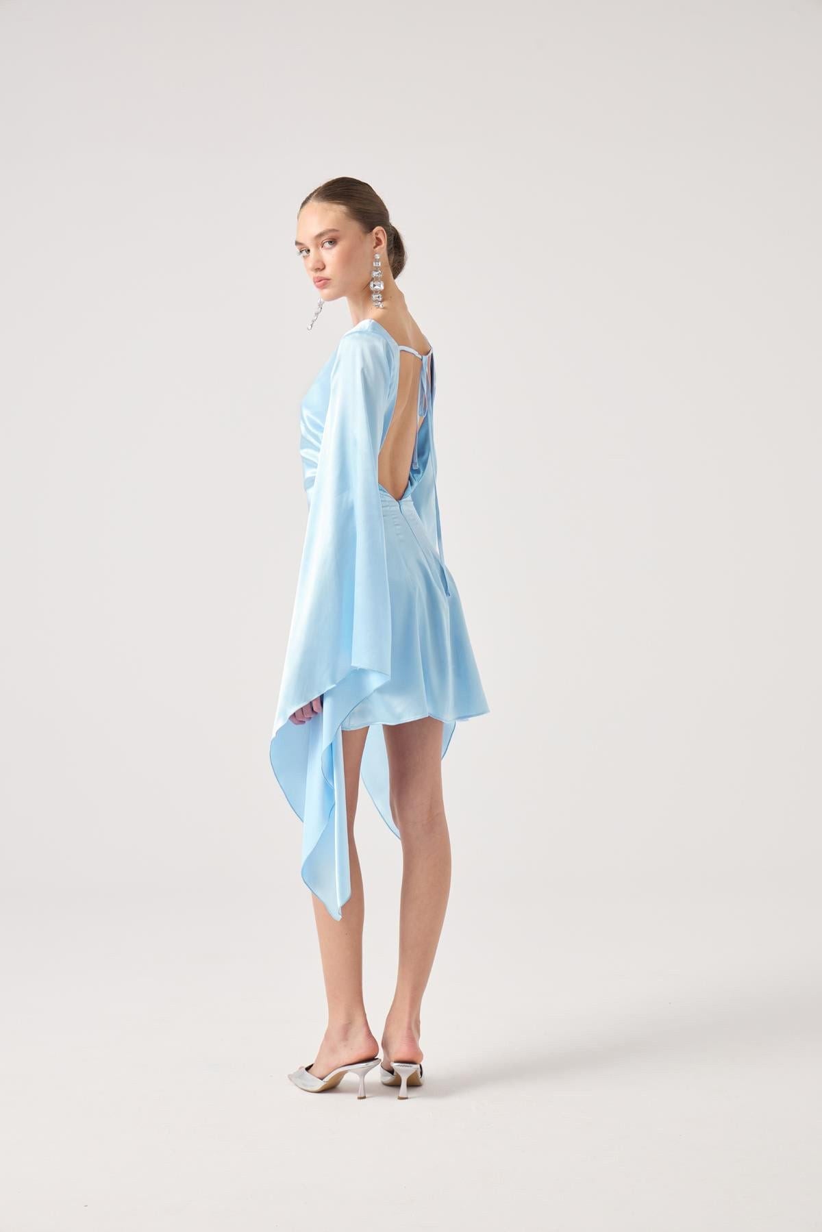 Holly Lolly Satin-Kleid mit offenen Ärmeln Blau