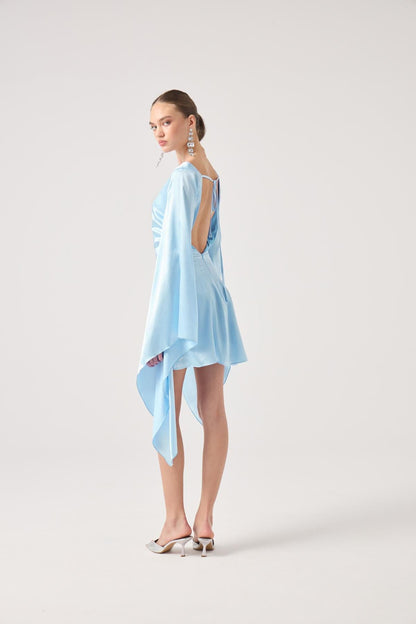 Satin-Kleid mit offenen Ärmeln