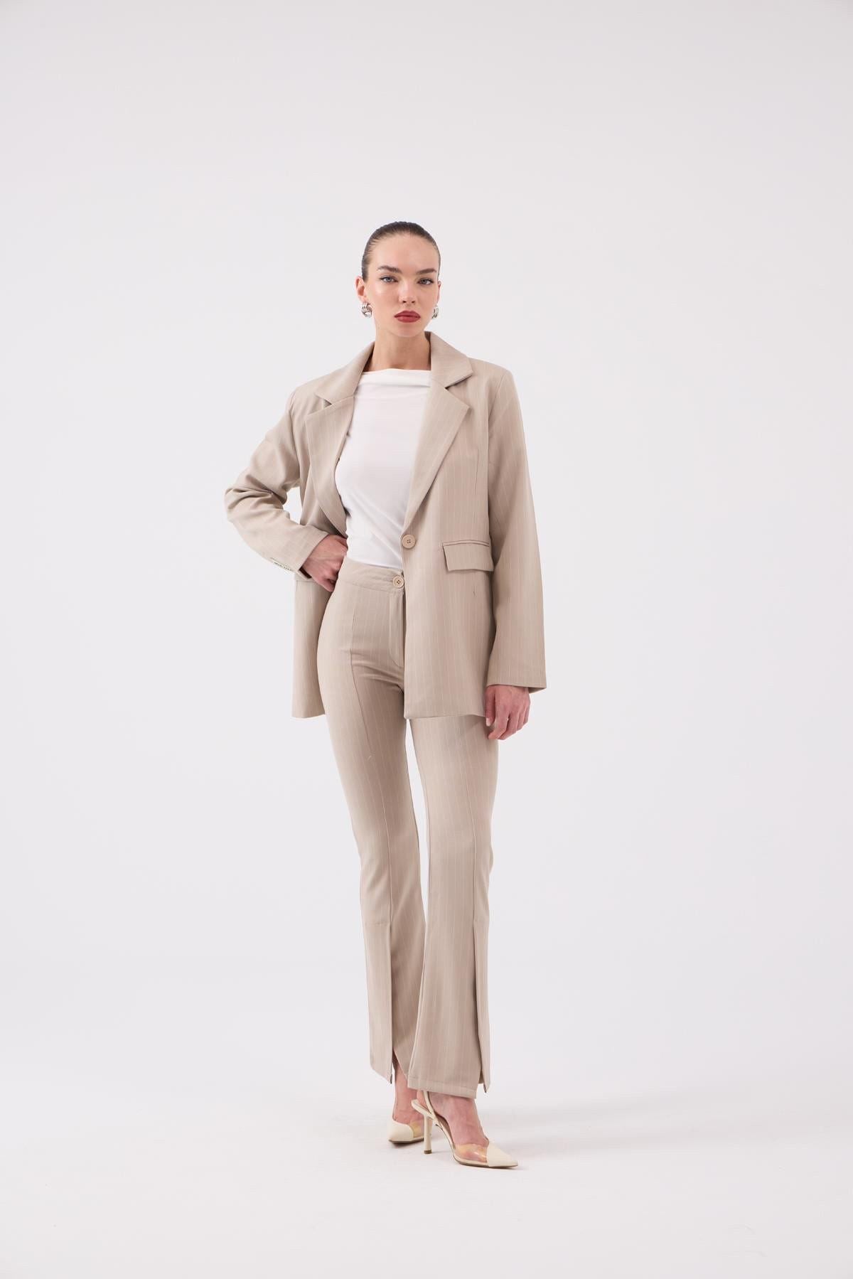 gestreifter Blazer mit Polsterung