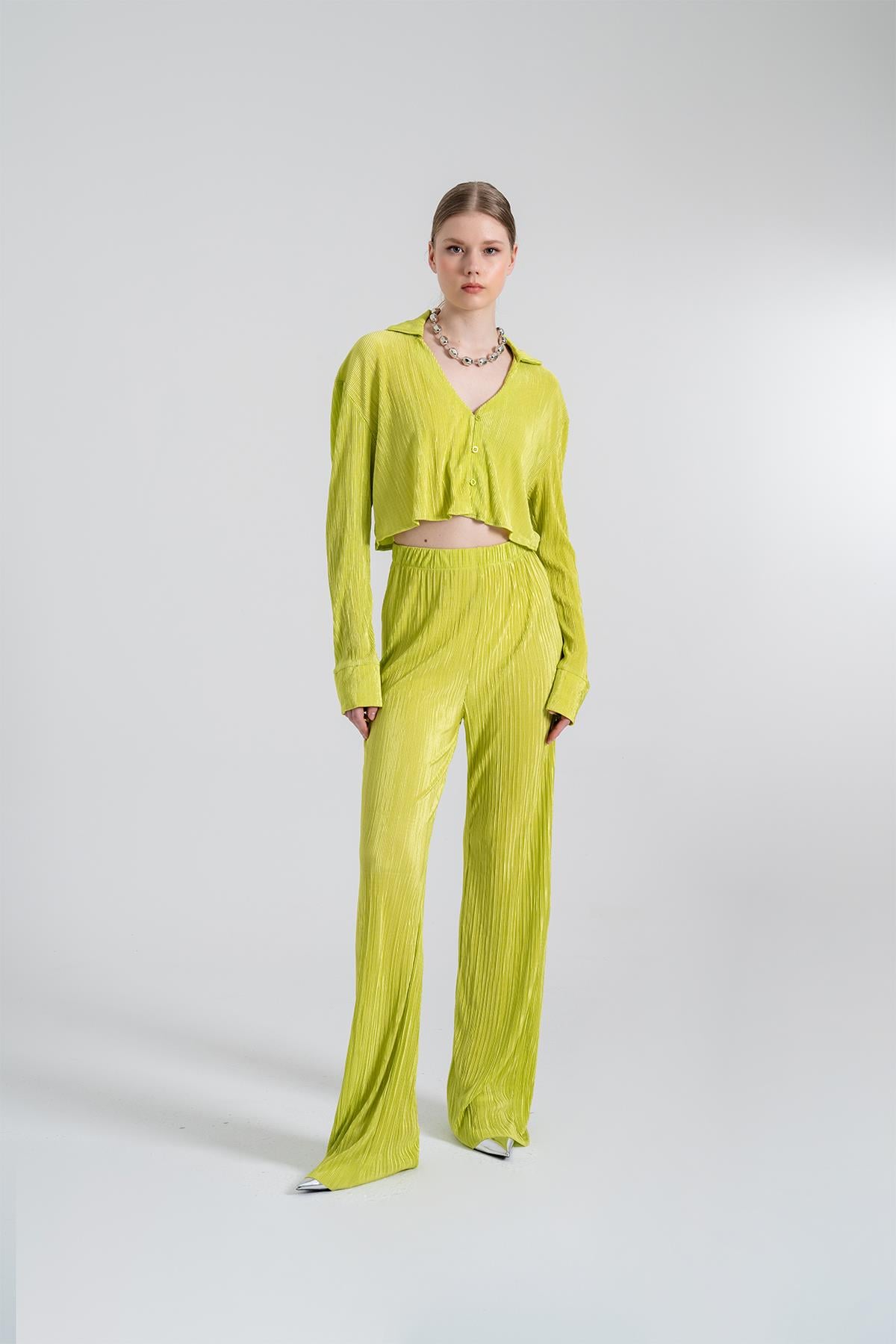 Bequeme Knopf-Top Cropped