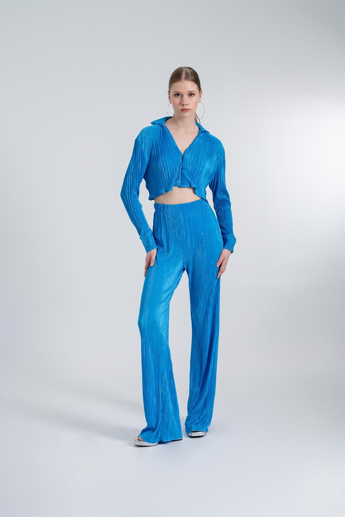 Bequeme Knopf-Top Cropped