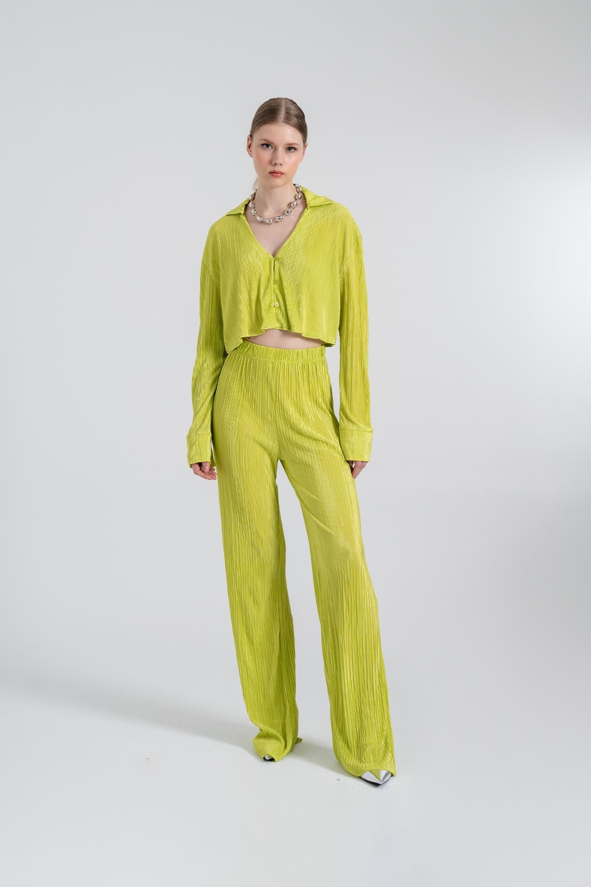 Bequeme Knopf-Top Cropped