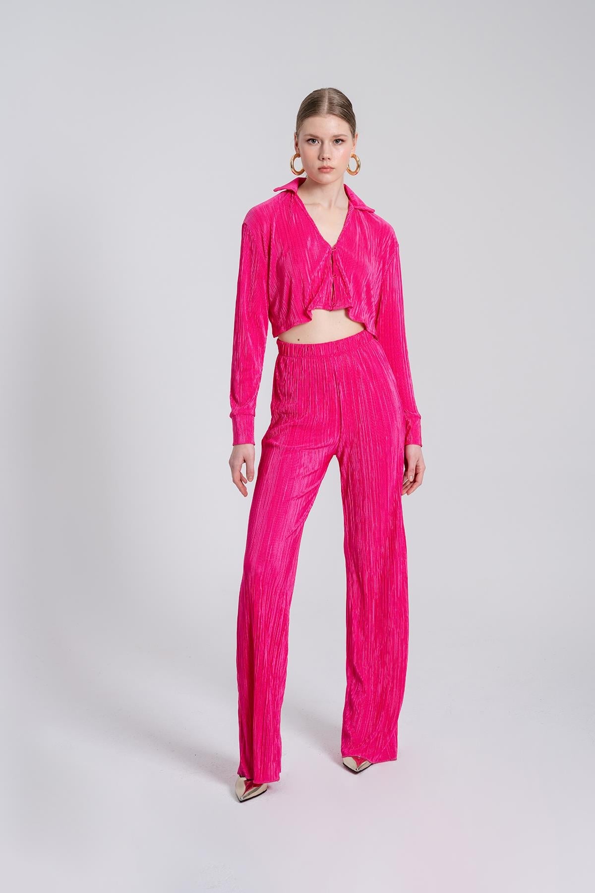 Bequeme Knopf-Top Cropped