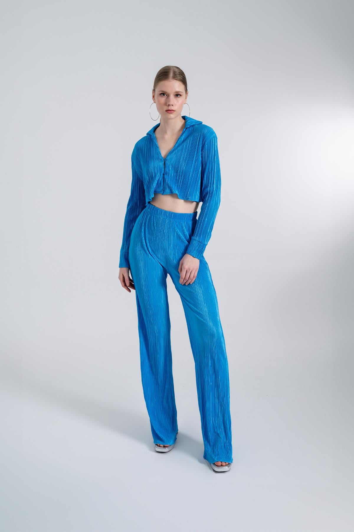 Bequeme Knopf-Top Cropped
