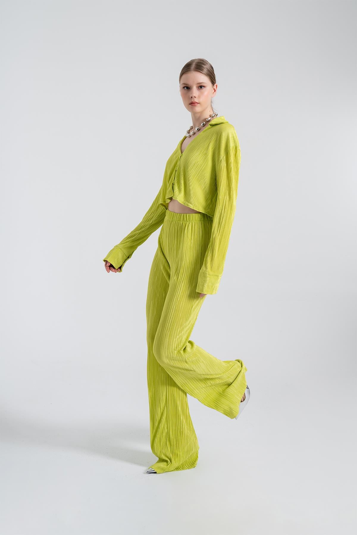 Bequeme Knopf-Top Cropped