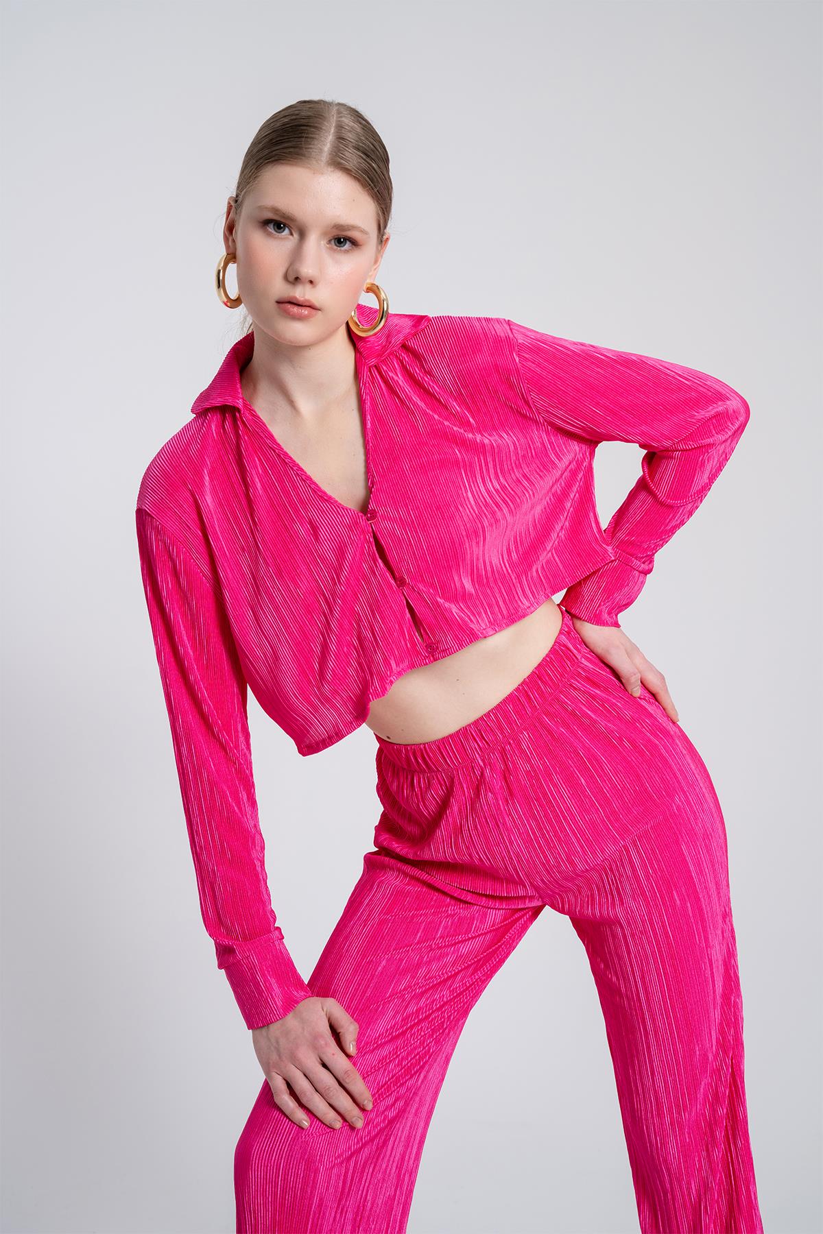 Bequeme Knopf-Top Cropped