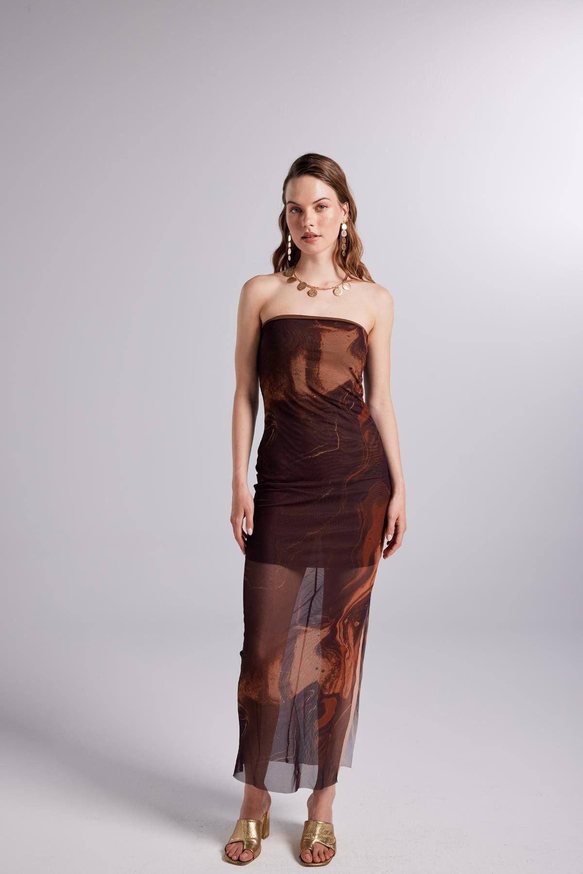 Gepunktetes Trägerloses Tüllkleid Mocha