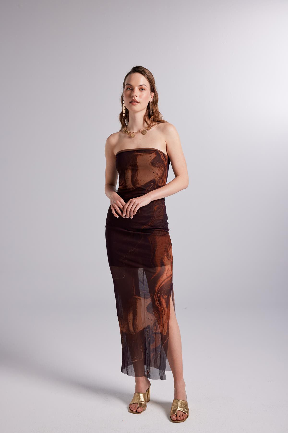 Gepunktetes Trägerloses Tüllkleid Mocha