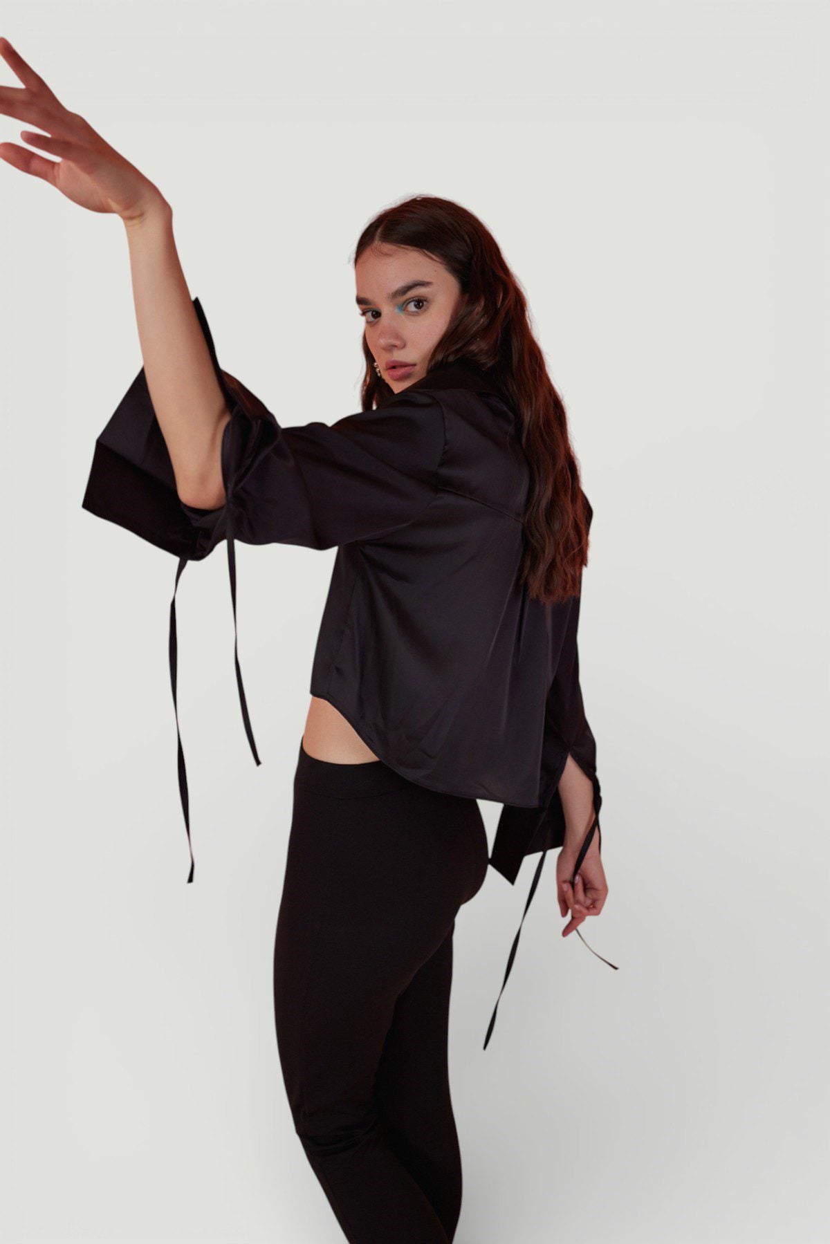 Strukturiertes Satin Crop Shirt