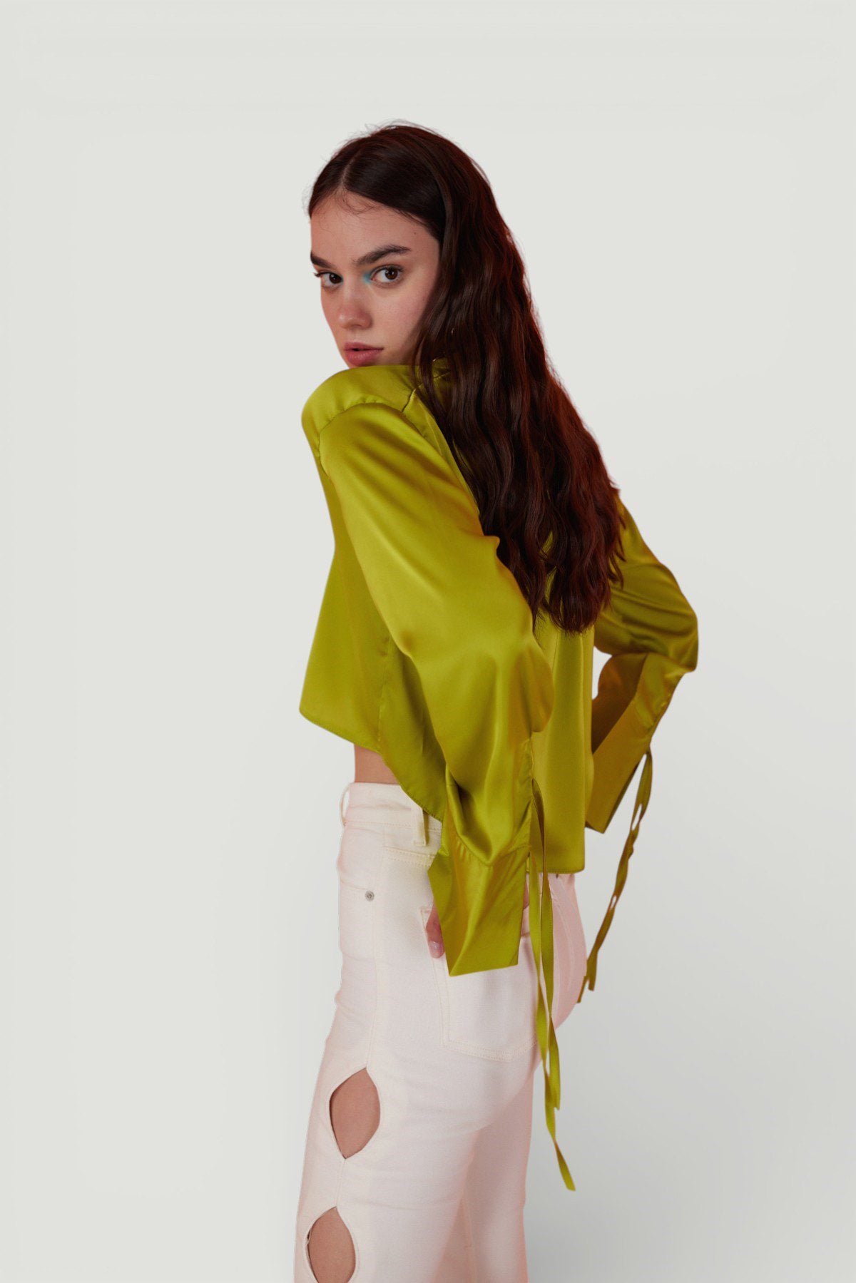 Strukturiertes Satin Crop Shirt